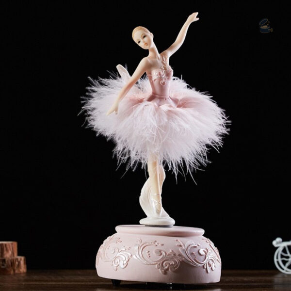 Musique douce et ballerine dans une boîte décorative