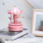 Jolie boîte à musique carrousel pour chambre