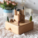 Boîte à musique en forme de château, design classique