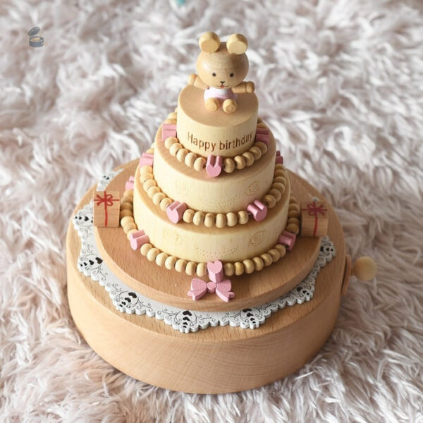 Mélodie douce d'anniversaire dans une boîte en bois