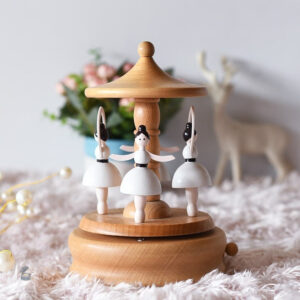 Boîte à musique en bois, design danseuse