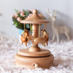 Jouet carrousel musical en bois, design élégant